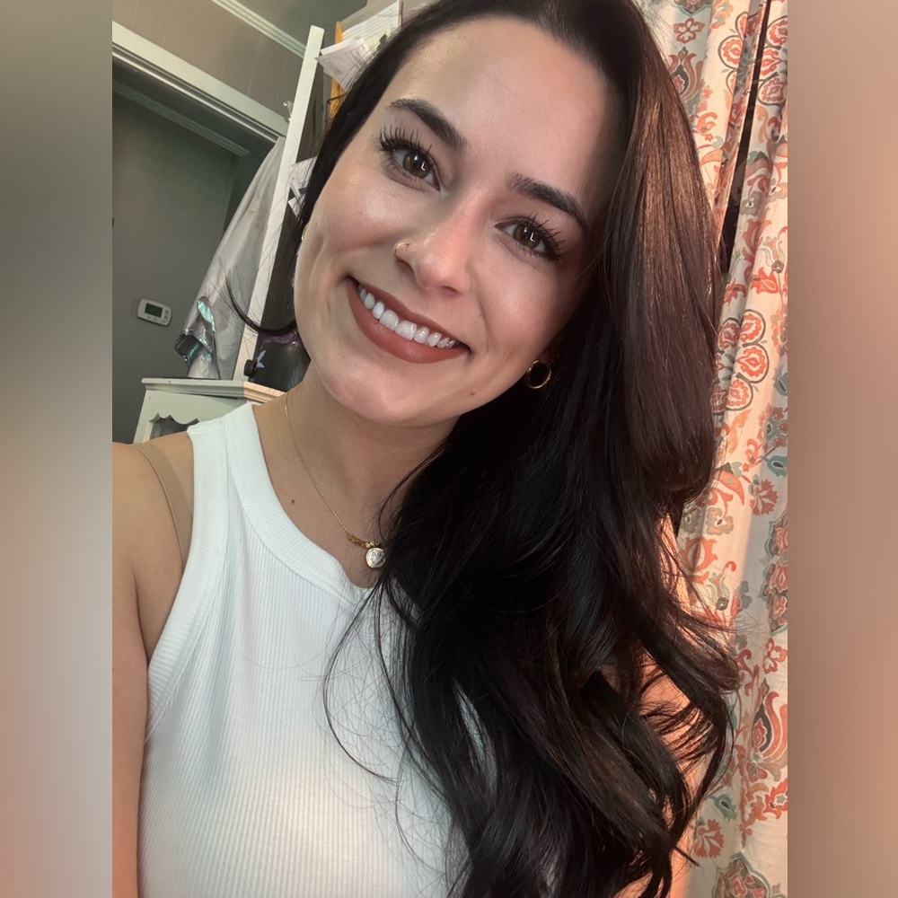 Meet your Posher, Monica